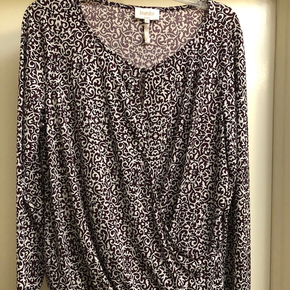 Long sleeve top by Laundry